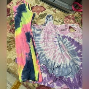 Bundle of 2 unbranded tank tops size M